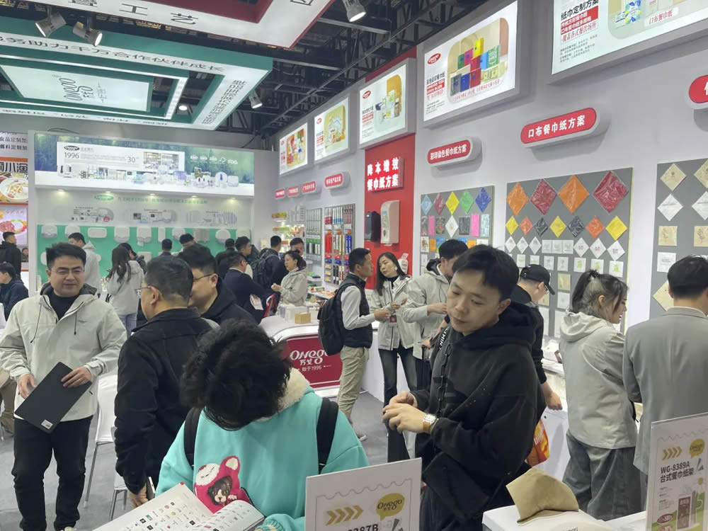 现场直击｜开展首日万戈展台获赞无数
